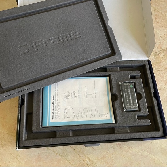 Sony Digital Photo Frame - Picture 5 of 9